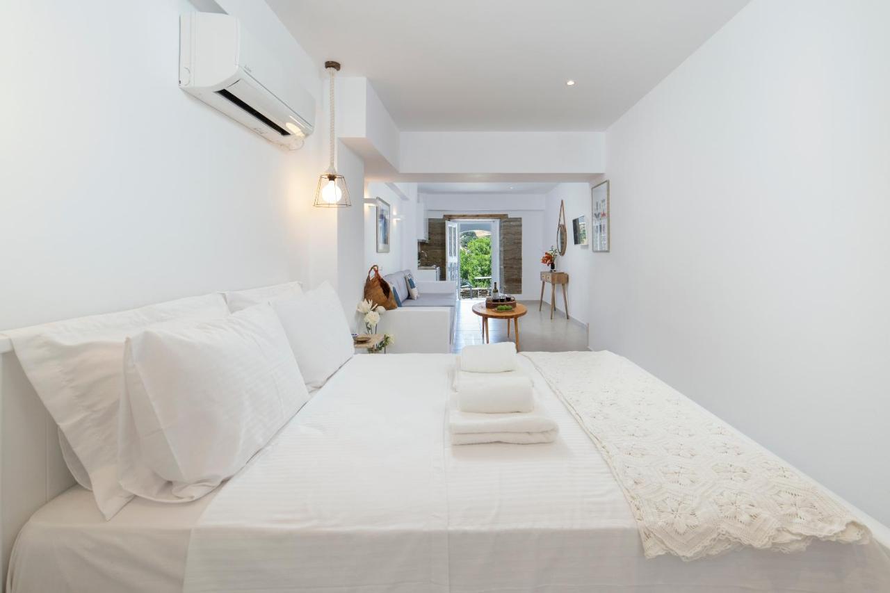 Korina'S Suites Andros Town Exterior foto