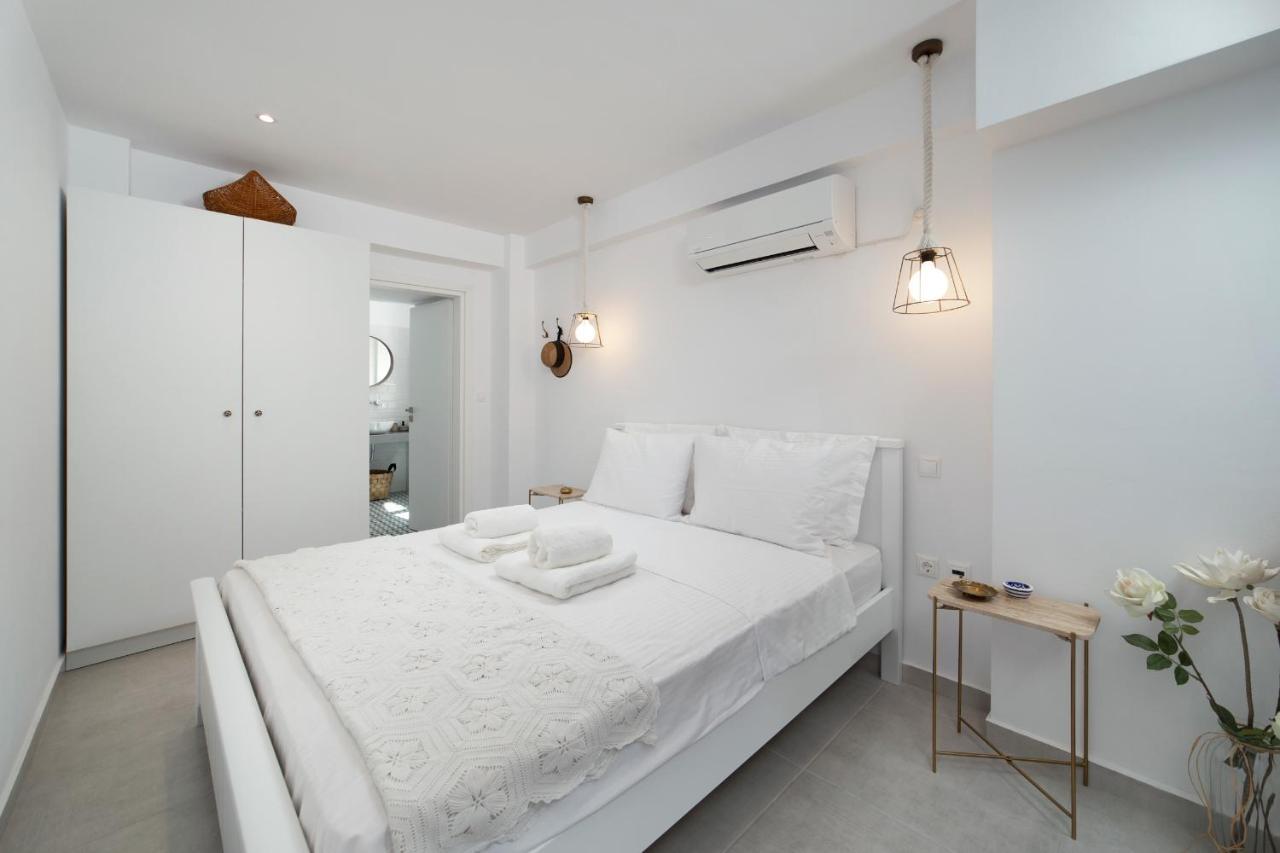 Korina'S Suites Andros Town Exterior foto