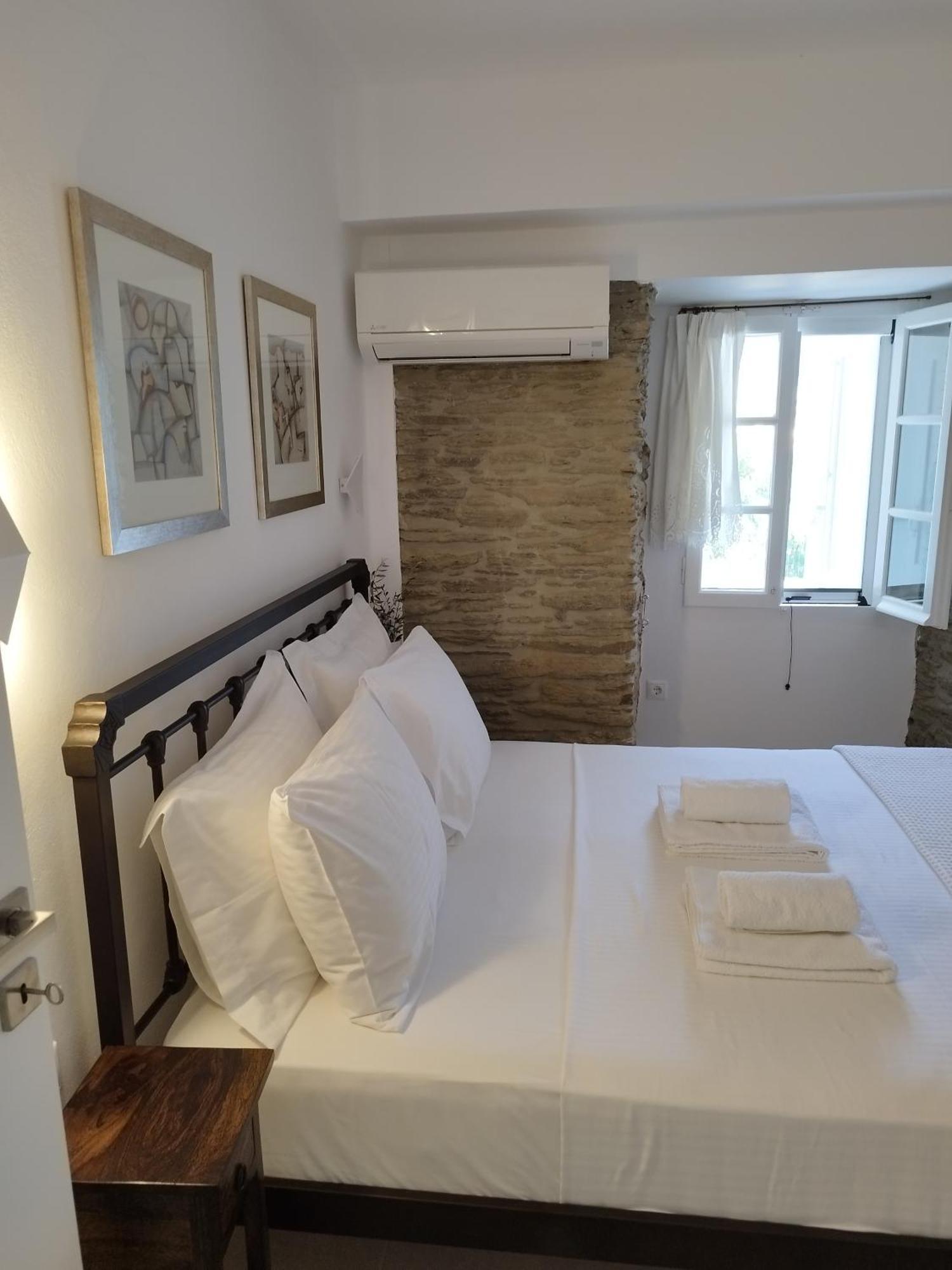 Korina'S Suites Andros Town Exterior foto