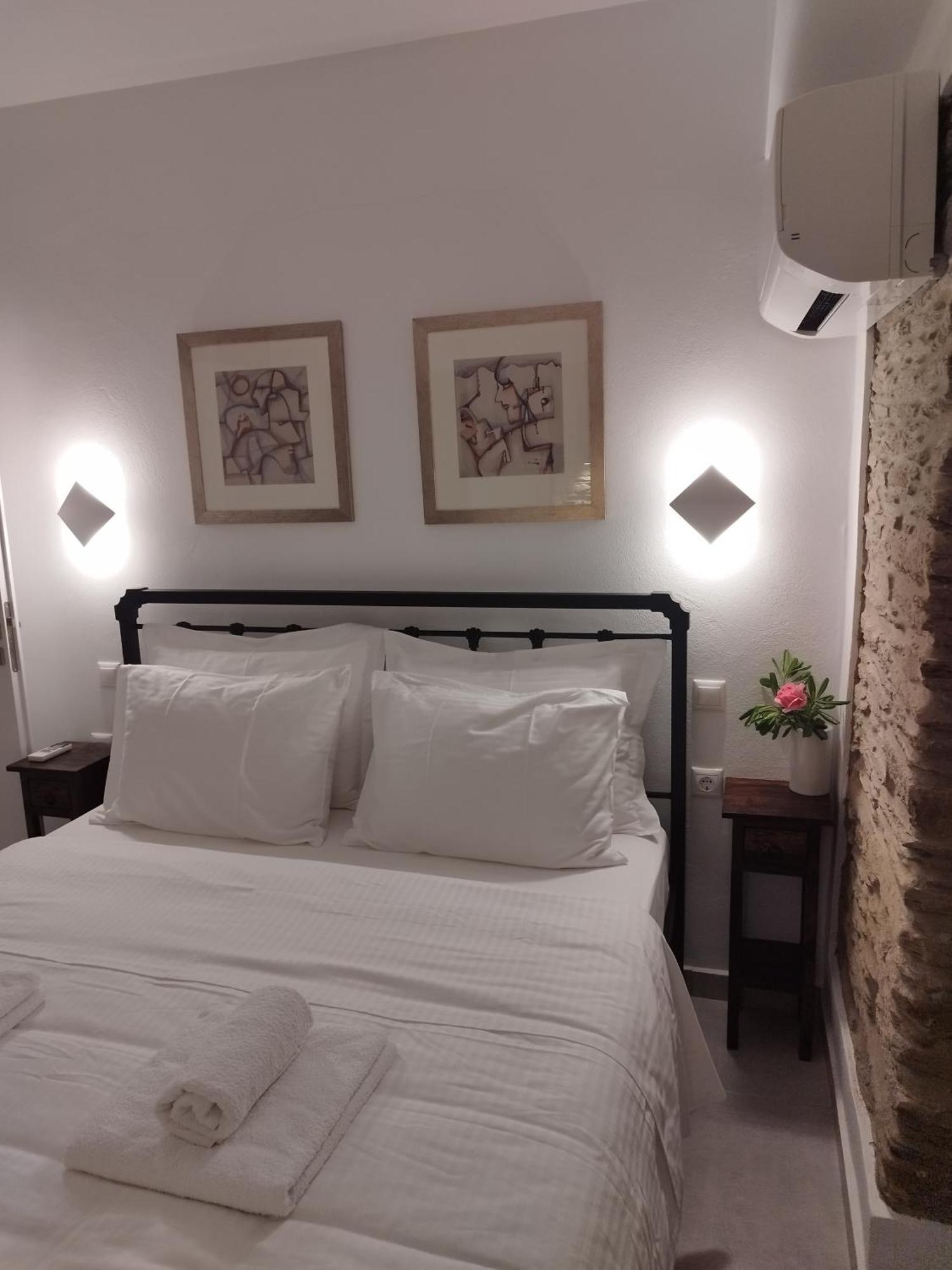 Korina'S Suites Andros Town Exterior foto